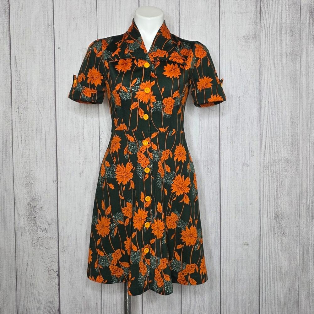 VTG 70s Wah Tan Singapore Dress | Dark Green & Orange Floral Button Front Dress
